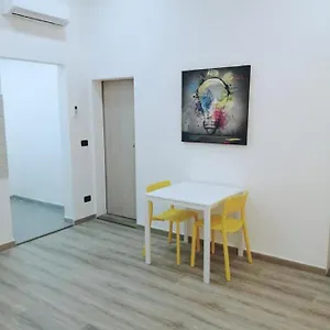 Nuovo A 1 Minuto Dal Porto , Livorno Italien